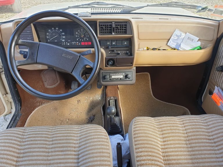 Fiat 127 900 super_interior frente