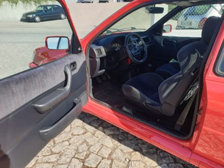 Ford Fiesta Xr 2i_interior porta frente