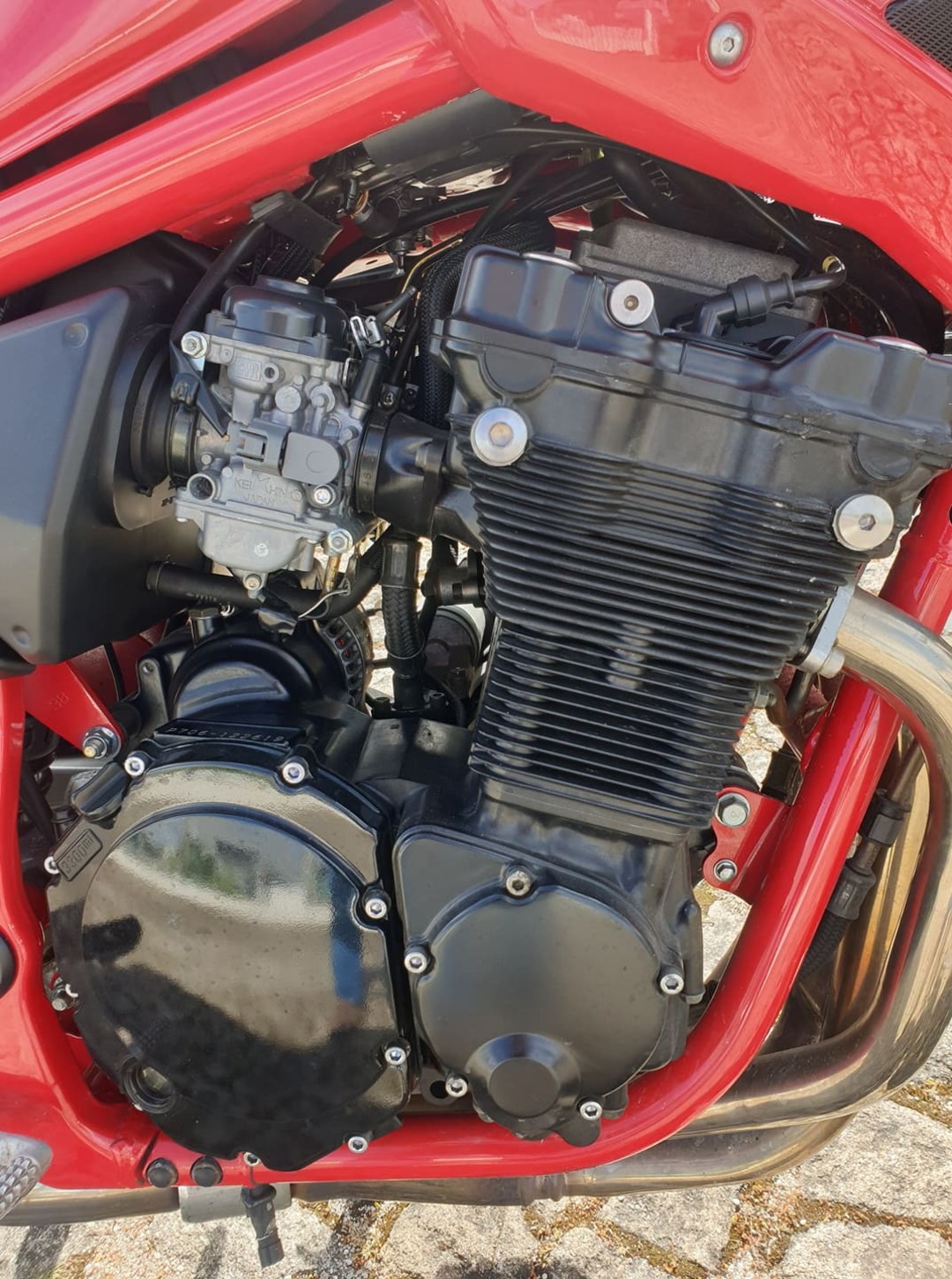 Suzuki Bandit 650cc_motor