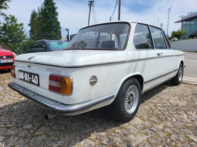 BMW_2002_traseira