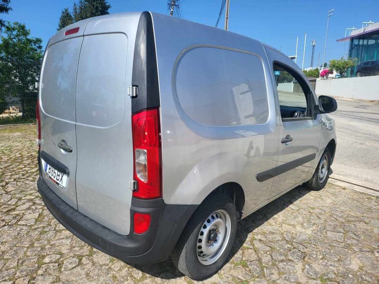 Mercedes_Benz_Citan_109_cdi_traseira